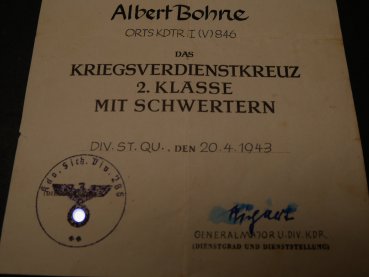 Urkunde zum KVK Kriegsverdienstkreuz 2. Klasse mit Schwertern mit OU Generalmajor