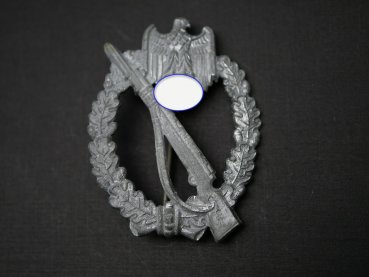 ISA Infantry Assault Badge, zinc, without manufacturer, half-hollow version