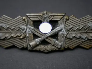 NKS Close Combat Clasp in Bronze, unmarked piece by Steinhauer & Lück