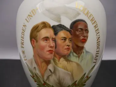 Meissen - Große Deckelvase / Pokal "Für Frieden und Völkerfreundschaft" Berlin 1951 - Für hervorragende sportliche Leistungen