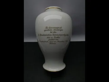 Meissen - Große Deckelvase / Pokal "Für Frieden und Völkerfreundschaft" Berlin 1951 - Für hervorragende sportliche Leistungen