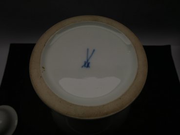 Meissen - Large Lidded Vase / Cup "For Peace and Friendship between Nations" Berlin 1951 - For outstanding sporting achievements