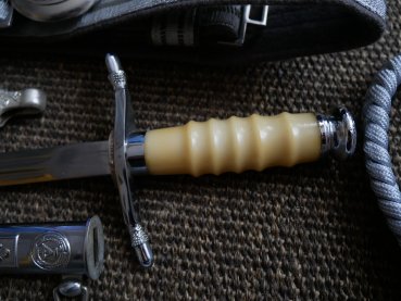 Preview: NVA Offiziersdolch mit Gehänge + Paradebinde + Fangschnur