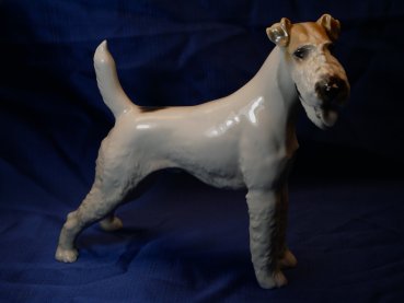 Allach Porcelain Manufactory - Foxl standing, colored - Design by Prof. Th. Kärner No. 19
