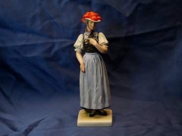 Preview: Porzellanmanufaktur Allach -  Gutacher Bäuerin - Entwurf Richard Förster, Nr. 49