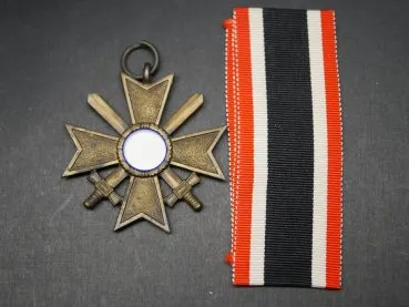 KVK - Kriegsverdienstkreuz 2. Klasse mit Schwerter am Band - Hersteller 65 Klein & Quenzer