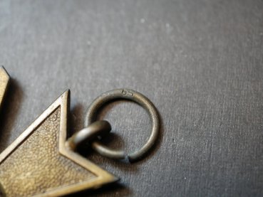 Preview: KVK - Kriegsverdienstkreuz 2. Klasse mit Schwerter am Band - Hersteller 65 Klein & Quenzer