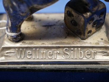 Werbefigur Wellner Silber - Elefant auf Würfel stehend