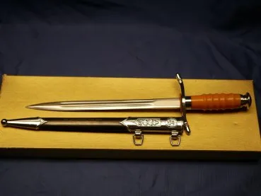 Geschenkdolch / Abschiedsgeschenk - NVA Offiziersdolch mit gravierter Scheide "Dank und Anerkennung 1990" in Schachtel