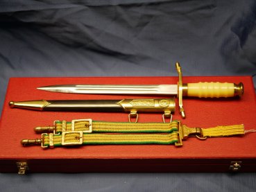 Preview: NVA Generalsdolch Grenztruppen im Etui mit Gehänge + Hänger