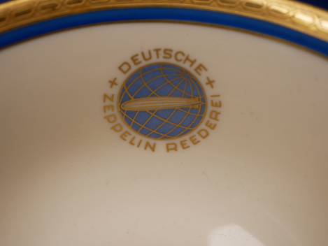 Preview: Tee- oder Kaffeetasse "Zeppelin Service" von Heinrich-Elfenbein-Porzellan