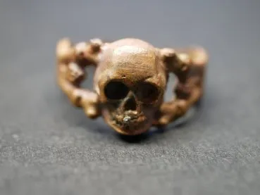 Original skull ring hussar ring in found condition / hoard find / blank