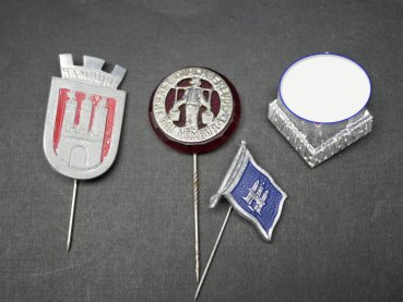 Preview: Lot von 4 WHW Abzeichen Hamburg