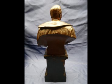 Bronzierte Büste mit Bildnis von Kaiser Wilhelm II auf Holzsockel mit Plakette "Offizierschiessen am 5.8.03 1.Preis"