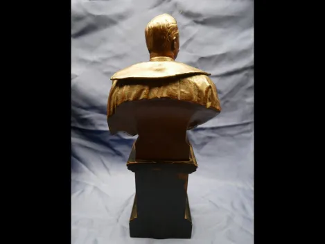 Bronzed bust with portrait of Kaiser Wilhelm II on a wooden base with plaque "Officers' shooting competition on 5.8.03 1st prize"