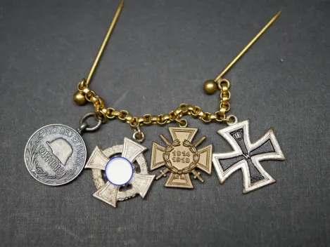 Miniaturkette / Frackkettchen mit 4 Auszeichnungen - Ek2 + Frontkämpfer + 25jährige Dienstzeit + Ungarn KM