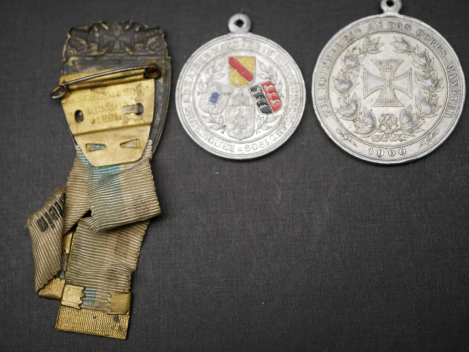 Badge of the Bavarian Veterans' Association 1874 Dollnstein + 2x Prussian Medal Kaiser Maneuvers