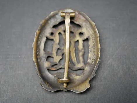 DRL Sportabzeichen in Bronze mit Hersteller Wernstein Jena