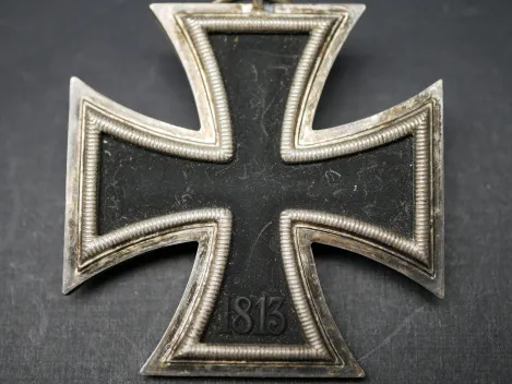 Iron Cross 2nd Class 1939, maker's mark 65 in ribbon ring, Klein & Quenzer, Oberstein with ribbon
