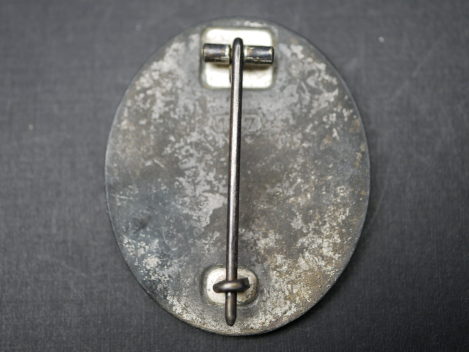 Preview: VWA Verwundetenabzeichen in Silber, Hersteller 107 Carl Wild, Hamburg