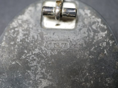 Preview: VWA Verwundetenabzeichen in Silber, Hersteller 107 Carl Wild, Hamburg