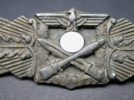 Nahkampfspange in Bronze - C.E. Juncker, Berlin