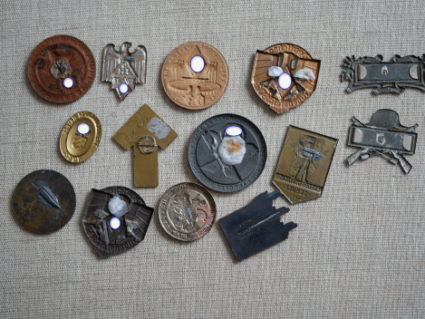 Preview: 14 Abzeichen ohne Nadelsystem - WHW + HJ + Saar + Hannover usw.