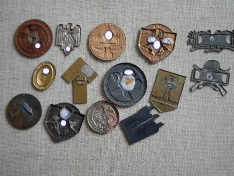 14 Abzeichen ohne Nadelsystem - WHW + HJ + Saar + Hannover usw.