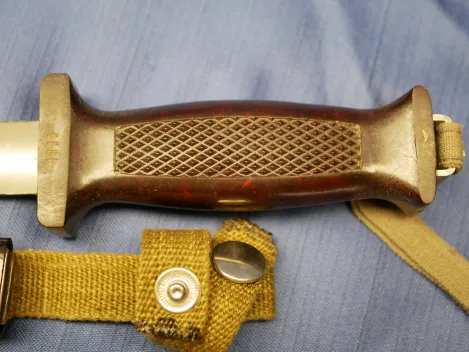 DDR NVA Kampfmesser KM66 in nummerngleicher Schachtel - 2. Modell
