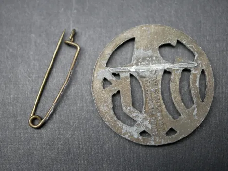 German Wehrmacht - Badge / Brooch for the Wehrmacht entourage