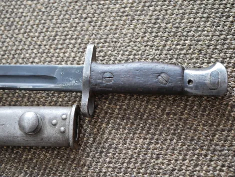 WW1 England Bajonett P1907 mit vielen Punzen guter getragener Zustand. Länge 56,5 cm