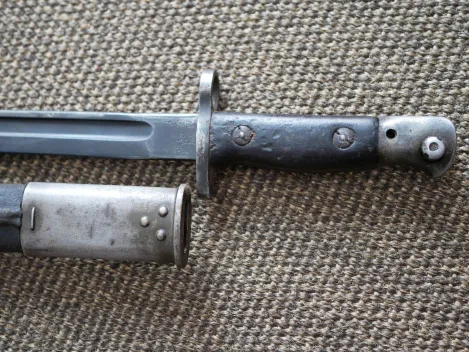 WW1 England Bajonett P1907 mit vielen Punzen guter getragener Zustand. Länge 56,5 cm