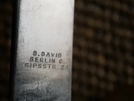 Preußen Infanterie Offiziersdegen (IOD) M 1889, Klinge mit Vertreiber D. David Berlin C., Gipsstr. 23