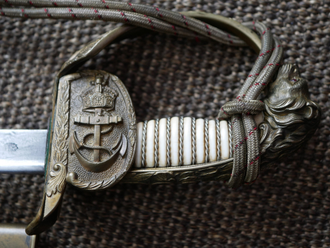 Kaiserliche Marine - Geschenksäbel mit Damastklinge und Extragefäß vom Hersteller WKC