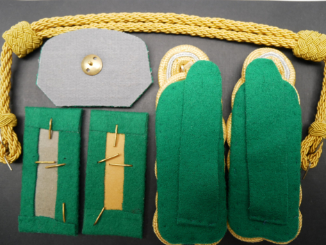 Preview: DDR NVA - Set Paar Schulterklappen / Kragenspiegel /  Mützenemblem / Mützenkordel Armeegeneral der GT Grenztruppen für die Uniform