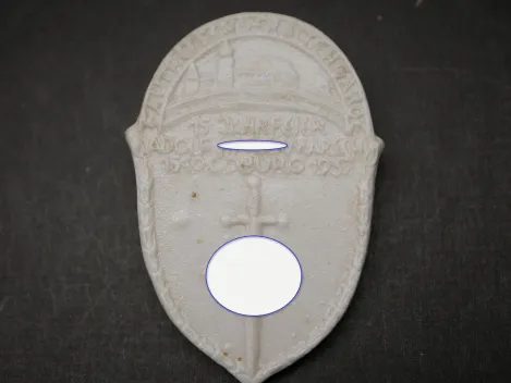 Badge – "Old Guard" District Gathering – 15th Anniversary of the Old Guard March, Coburg 1937, porcelain