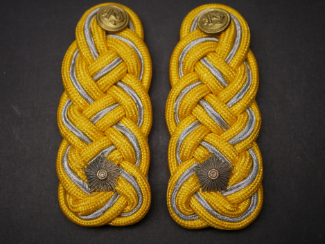 GDR NVA – Pair of four-loop shoulder boards, VM (Volksmarine/People's Navy), Rear Admiral, for the dress jacket