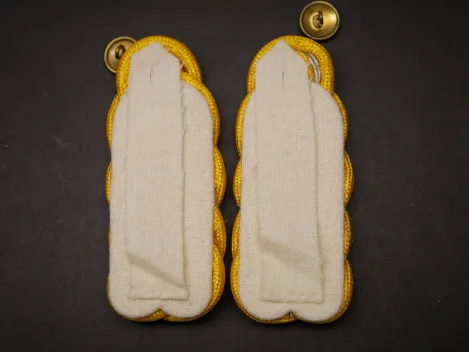 GDR NVA – Pair of four-loop shoulder boards, VM (Volksmarine/People's Navy), Rear Admiral, for the dress jacket