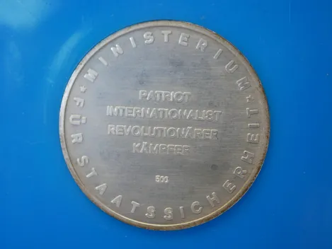 MfS Ministerium für Staatssicherheit - Geschenk Medaille Schulze-Boysen in 500er Silber