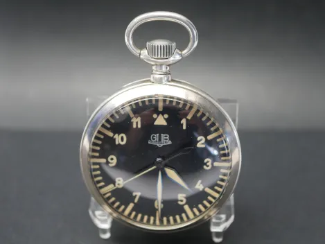 DDR NVA Taschenuhr - Äußerst seltene GUB Glashütter Beobachtungsuhr mit schwarzem Zifferblatt im Etui