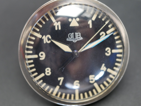 Preview: DDR NVA Taschenuhr - Äußerst seltene GUB Glashütter Beobachtungsuhr mit schwarzem Zifferblatt im Etui