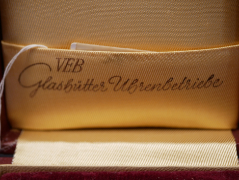GDR NVA Pocket Watch – Extremely rare GUB Glashütte observation watch with black dial, in case