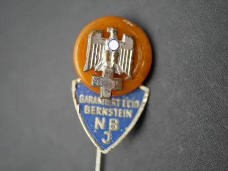 Bernstein Abzeichen - DRK Deutsches Rotes Kreuz mit Etikett "Garantiert echt Bernstein NBJ"