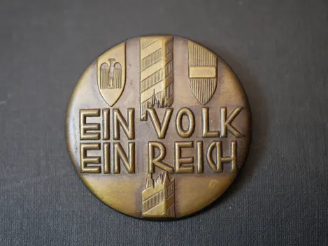 Abzeichen - Ein Volk Ein Reich