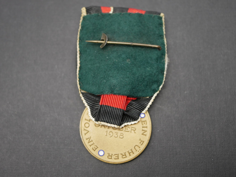 Sudetenland Medal (Commemorating 1 October 1938) with Prague Castle Bar on a single-medal ribbon bar