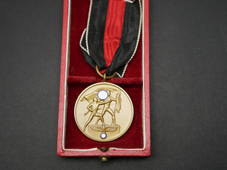 Sudetenland Medal (Commemorative Medal of 1 October 1938) in its case