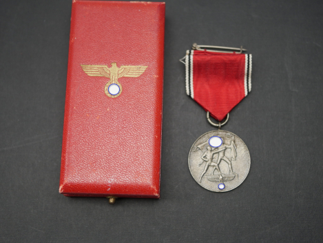 Orden / Medaille zur Erinnerung an den 13. März 1938  Anschluss Österreich im Etui