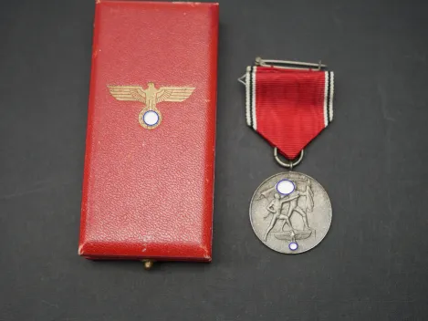 Orden / Medaille zur Erinnerung an den 13. März 1938  Anschluss Österreich im Etui