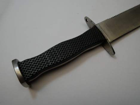 DDR NVA Kampf-Tauchermesser „Poseidon“ mit Sägerücken + Scheide