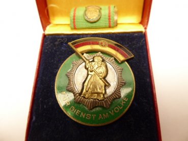 Medaille "Ehrenzeichen der Deutschen Volkspolizei" Fahne mit Wappen + Interimsspange im Etui